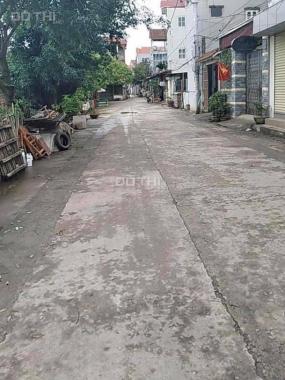 Bán đất tặng nhà cấp 4, DT 64m2 tổ 11 thị trấn Quang Minh, đường ô tô vào nhà