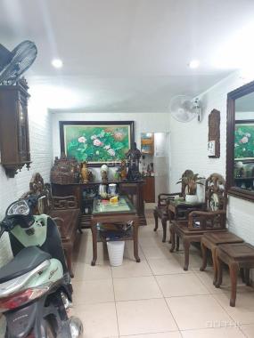 Cần tiền bán gấp nhà ngõ Văn Chương, Đống Đa, 30m2, nhỉnh 2 tỷ