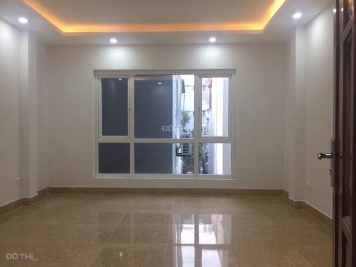 Bán nhà Kim Giang 30m2, 5T gần cầu Lủ, giá: 3.2 tỷ. LH: 0979861562