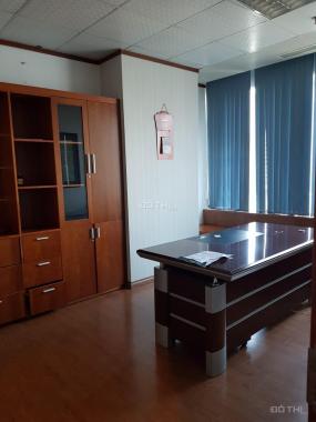 Trong văn phòng 200m2, full nội thất - Tòa nhà Diamond Flower Lê Văn Lương, chỉ 280 nghìn/m2/th