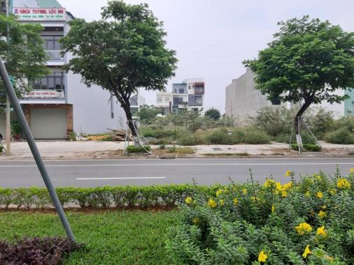 Cặp Nguyễn Phước Lan gần cầu Hoà Xuân, Đảo 1 hướng Đông Nam sạch đẹp giá rẻ nhất thị trường
