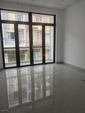 Chính chủ bán nhà đẹp, 1 trệt, 1 lầu, DT 141m2, giá rẻ tại Bình Tân