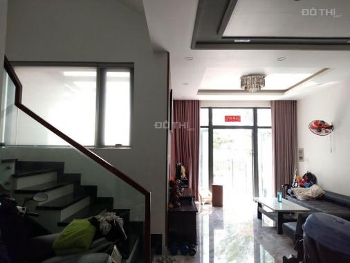 Villa Lavila Đông Sài Gòn Kiến Á cần bán full nội thất 1 trệt 3 lầu 6 phòng ngủ