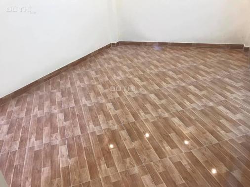 Bán nhà Cầu Giấy, 31m2, giá 2.2 tỷ, LH: 0977367789