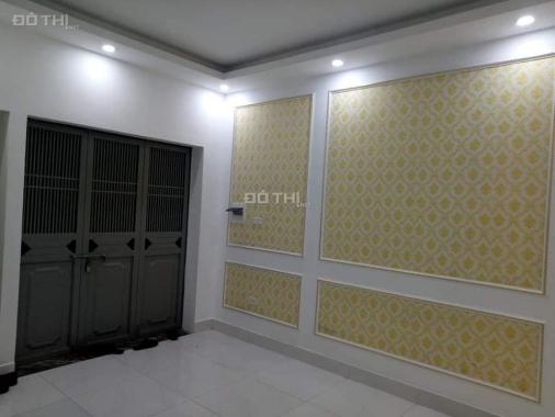 Bán gấp nhà Hai Bà Trưng 35m2, giá 2 tỷ 100 triệu. LH: 098.724.0775