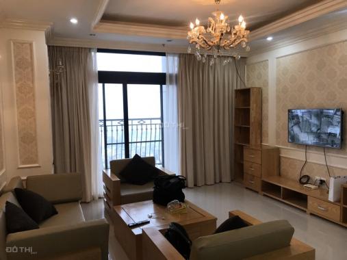 Cho thuê căn hộ cao cấp Royal city 2PN, full nội thất ban công đông Nam nội thất sang trọng giá rẻ