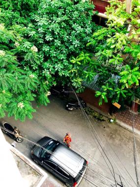Cho thuê VP, MBKD Hoàng Quốc Việt, 70m2, MT 12m, full kính, có hầm giá 10 tr/th