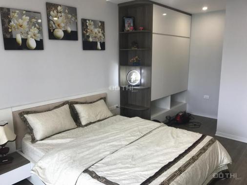 Cho thuê căn hộ tòa Chelsea Park Trung Kính, căn góc 3 phòng ngủ tầng trung view bể bơi full đồ