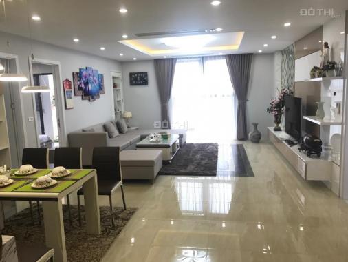 Cho thuê căn hộ tòa Chelsea Park Trung Kính, căn góc 3 phòng ngủ tầng trung view bể bơi full đồ