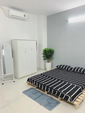 Bán nhà hẻm 4x12m, 1 trệt 3 lầu có 6pn đầy đủ nội thất mới tại Nguyễn Khoái, P2, Q4