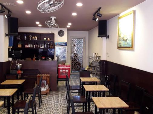 Sang nhượng quán cafe đường Nguyễn Trường Tộ, P12, Q. 4, full NT, giá rẻ