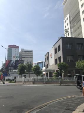 Cho thuê mặt bằng đẹp giá rẻ tầng 4 - 5 - 6 toà nhà bên cạnh ủy ban quận Phú Nhuận