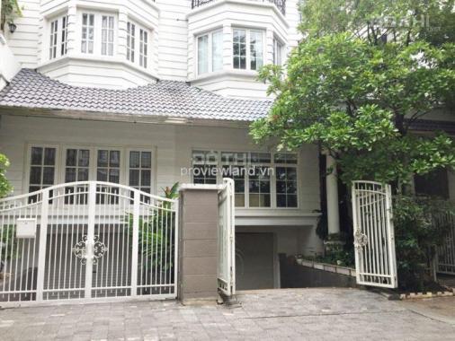 Thuê biệt thự Saigon Pearl, 1 hầm + 3 tầng, nhà đẹp, 4 phòng ngủ 4, giá 89 tr/tháng