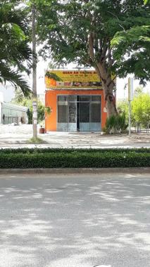 Bán nền tặng nhà cấp 4, mặt tiền đường Mai Chí Thọ, DT: 5x25m, thổ cư 100%