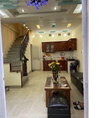 Cho thuê nhà ở ngõ 33 Văn Cao, 4 tầng cho hộ gia đình và bán hàng online
