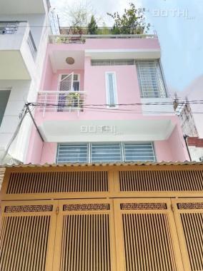 Nhà đẹp màu hồng hẻm xe hơi 2 lầu, 2 ban công, cô chủ nhà ăn chay trường cần bán đi Lâm Đồng