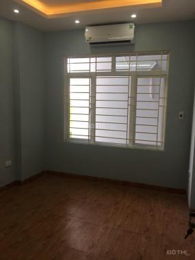 Cần bán căn nhà Yên Nghĩa 32m2, ô tô cách 15m, giá 1,3 tỷ, Lh: 0823263888