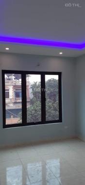 Bán nhà 38m2, 3 tầng, 3 PN gần BX Yên Nghĩa, ô tô đỗ cạnh nhà giá chỉ 1,37 tỷ. LH: 0979 022 426