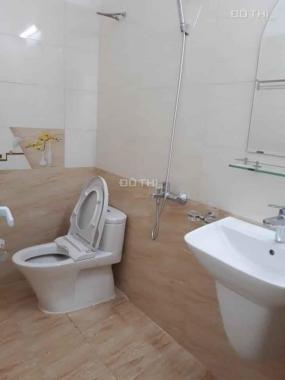 Bán nhà 38m2, 3 tầng, 3 PN gần BX Yên Nghĩa, ô tô đỗ cạnh nhà giá chỉ 1,37 tỷ. LH: 0979 022 426