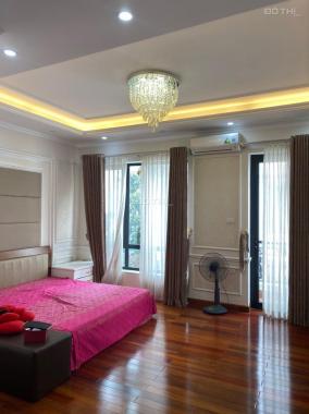 Cho thuê biệt thự Vinhomes Riverside Anh Đào, 3 phòng ngủ, đủ đồ, nhà đẹp giá rẻ. LH: 0904481319