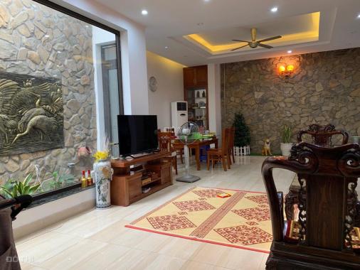 Cho thuê nhà ở Văn Cao, DT: 110m2x4,5T, MT: 8m full nội thất, giá thuê: 30tr/th. LH: 0903215466