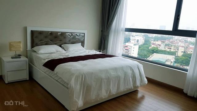 Bán căn hộ 3 phòng ngủ chung cư Vinhomes Nguyễn Chí Thanh, sổ đỏ CC, giá 7.6 tỷ. LHTT: 0852891080