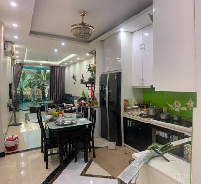 Bán nhà mặt phố Nguyễn Trãi, vỉa hè rộng, QH ổn định, tầm tiền hiếm MT rộng giá 8.6 tỷ