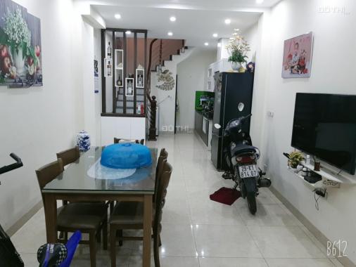 Bán nhà 4 tầng đẹp P. Việt Hưng, Long Biên, HN, 3 phòng ngủ 4 vệ sinh, DT: 35.4m2 rộng: 3.3m