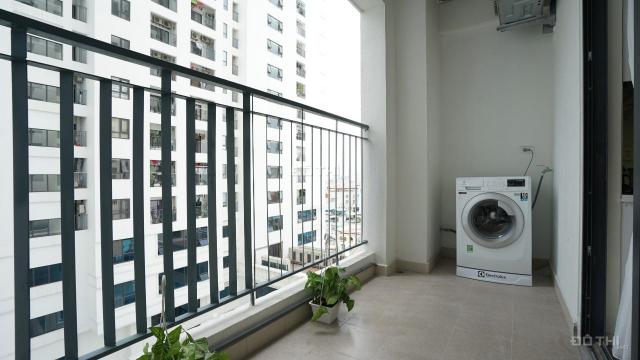 Cho thuê căn góc 2 phòng ngủ, 74m2, Central Fiel 219 Trung Kính đầy đủ đồ ban công Đông Nam