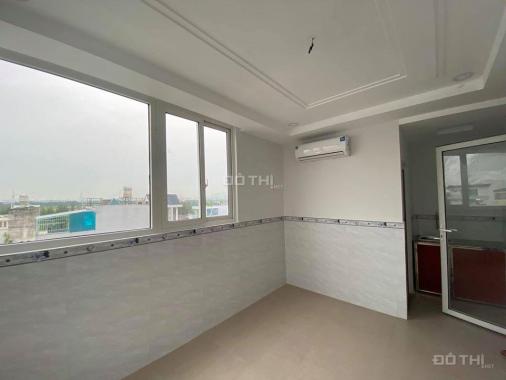 Phòng mới xây 30m2 có ban công, nội thất cơ bản giờ tự do Tân Sơn, Gò Vấp
