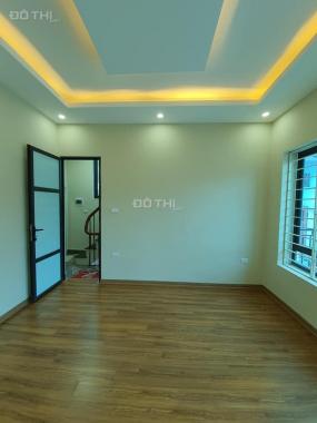 Bán nhà gấp Nguyễn Chính ô tô đỗ cửa, giá rẻ như cho 120m2, 6.3 tỷ