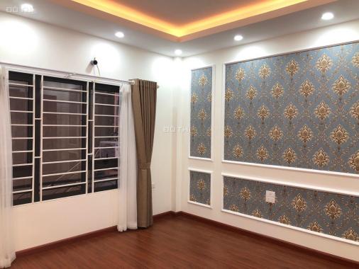 Bán nhà mặt phố Giáp Nhất, Thanh Xuân 5 tầng 43m2 xây mới đẹp, ô tô vào tận nhà, kinh doanh được