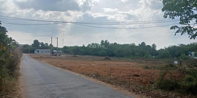 Bán lỗ lô đất Chánh Phú Hòa, Bến Cát đường thông sắp lên nhựa 6m, giá rẻ nhất khu vực