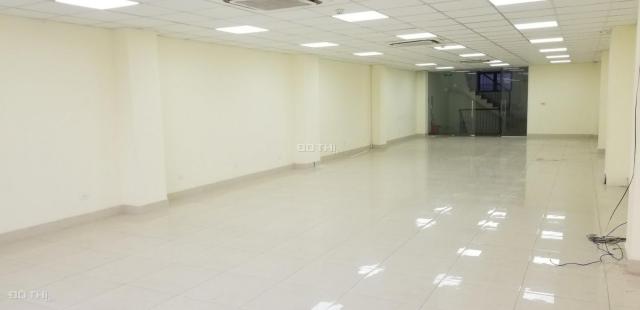 Cần cho thuê gấp văn phòng Nguyễn Xiển 160m2 giá cực rẻ, mặt tiền rộng