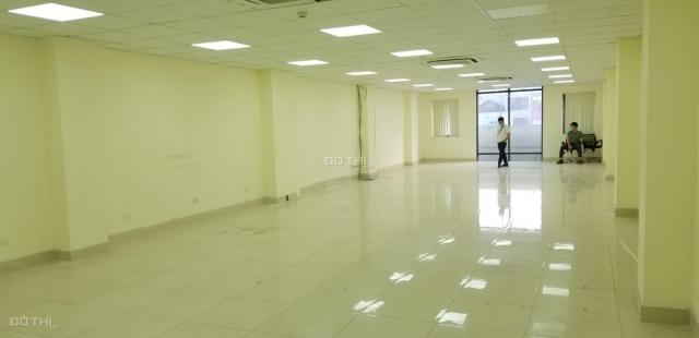 Cần cho thuê gấp văn phòng Nguyễn Xiển 160m2 giá cực rẻ, mặt tiền rộng