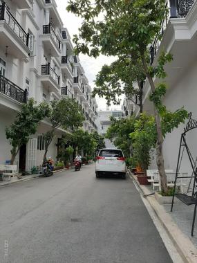 Chính chủ bán 2 căn nhà phố 4 tầng Điền Thuận Star Hills, Q. 12 giá rẻ 4,8 tỷ giáp Nguyễn Oanh GV