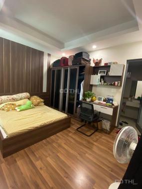 Bán nhà Nguyễn Qúy Đức, kinh doanh, ô tô đỗ, 35m2, 3 tỷ 3 trăm. LH 0844979196