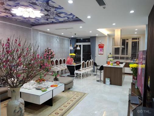 Chính chủ cần bán gấp căn hộ 4 PN diện tích 175m2 tại 62 Nguyễn Huy Tưởng