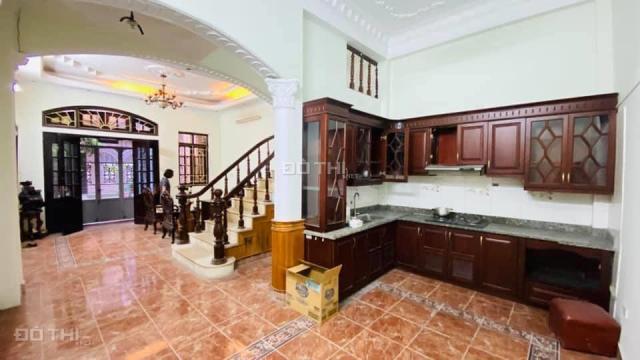 Bán nhà phố Pháo Đài Láng, Đống Đa 65m2, MT 5.5m, giá chỉ có 5.6 tỷ