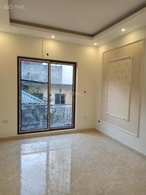 Cự Lộc - Nhà mới xây, 35m2, 5 tầng, MT 3.5m, giá nhỉnh 3 tỷ - Cạnh Royal City