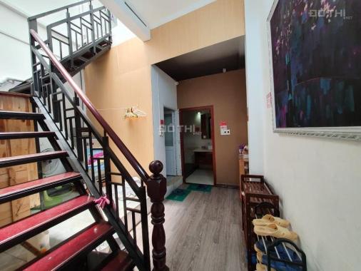 Cho thuê nhà đẹp Lê Thị Riêng, P. Bến Thành, Quận 1, DT: 4,2 x 16m, giá thuê: 68 triệu/tháng