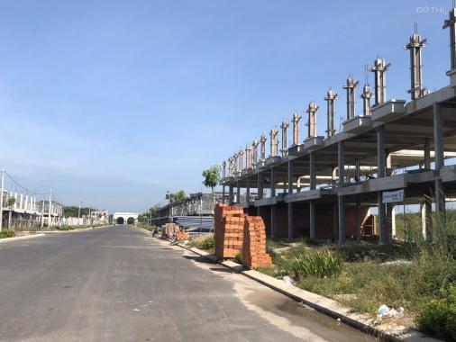 Bán 2 lô đất liền kề gần chợ diện tích 100m2, giá TT chỉ 300 triệu/nền. Liên hệ: 079 739 3369