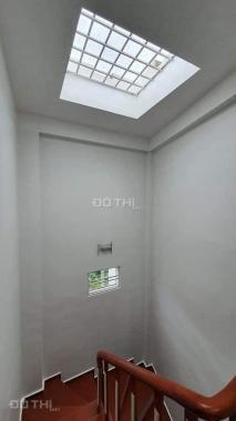 Bán nhà Pháo Đài Láng, mới tinh 35m2, 5 tầng, ô tô tránh 15m, chỉ hơn 3 tỷ. 0981205656