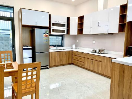 Chính chủ cho thuê nhà phố 1 trệt, 3 lầu, khu Lakeview City, giá hót 24 tr/th, LH 0902872670