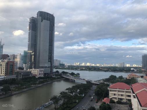 Bán gấp căn hộ cao cấp Saigon Royal Quận 4 giá rẻ, Lh: 0903.618.616