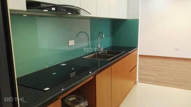 Cho thuê căn góc 3PN, DT 100m2 full nội thất dự án A10 Nam Trung Yên vừa nhận nhà, view công viên