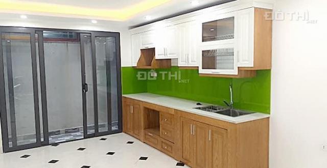 Bán nhà phố đường Láng, Đống Đa, Hà Nội, DT 50m2 * 4 tầng, ô tô cách nhà 40m, giá 5,6 tỷ. 098819205