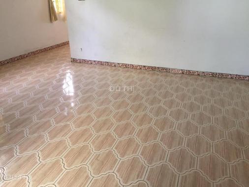 Cho thuê nhà Phú Lợi, diện tích 180m2 (6*30m), 2PN, gần cơm 72, sân đậu ô tô chiếc Morning