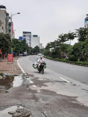 Bán nhà kinh doanh siêu khủng đường Ỷ La, DT 60m2 mặt tiền 5m, ô tô chỉ với giá hơn 3 tỷ