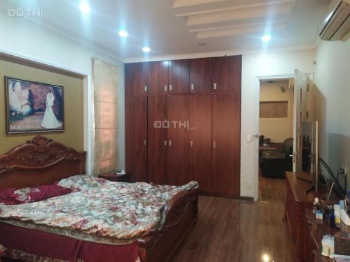 Cho thuê nhà 4 tầng full đồ Gia Quất, Thượng Thanh. 120m2, có sân